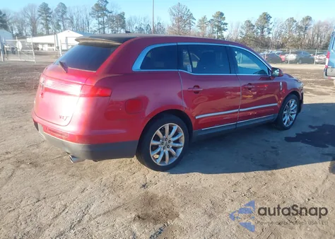 2010 Lincoln Mkt z USA, uszkodzony, nr VIN 2LMHJ5FR1ABJ15659